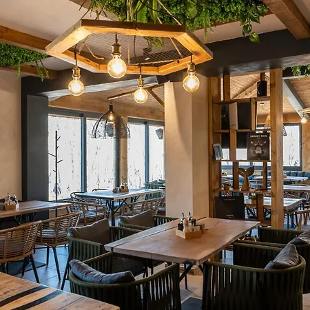 утопия форест Хотел