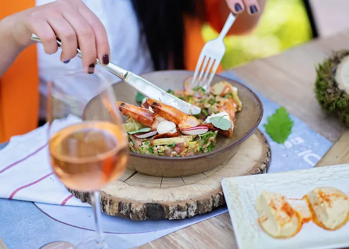 Utopia Forest Отель Бургас