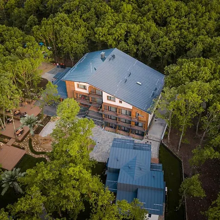 Отель Utopia Forest Бургас